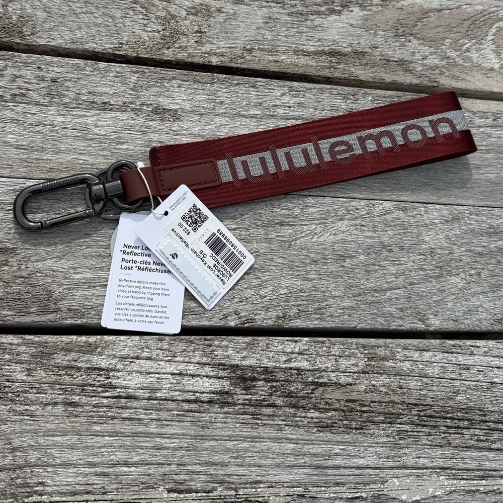 Lululemon‎ Never Lost Keychain Reflective Rockwood/Red Clay NWT